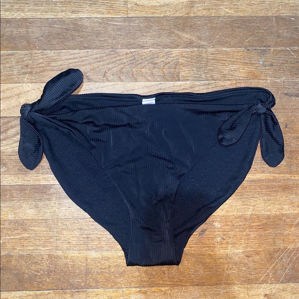 Black bikini bottoms